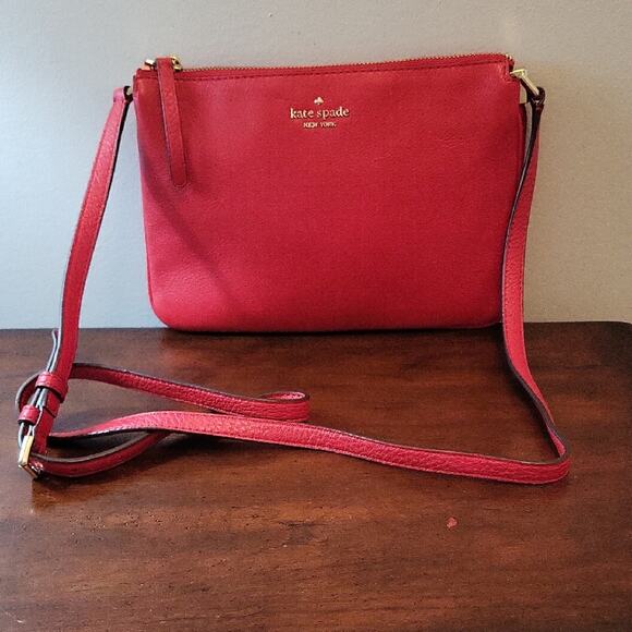 kate spade Handbags - Kate Spade Vibrant Red Crossbody Bag